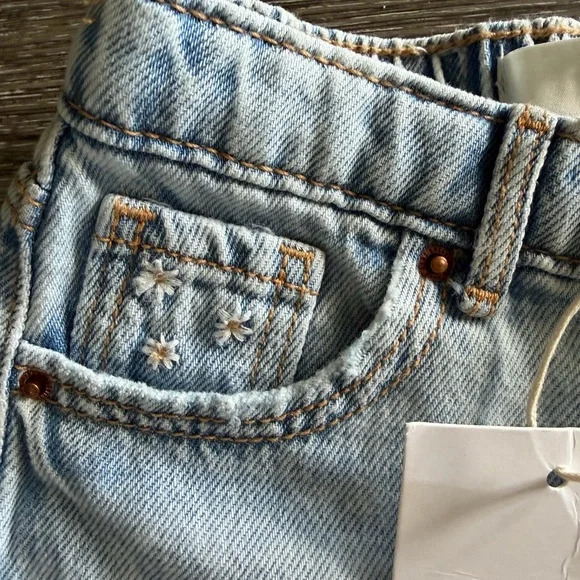 Zara Classic Light Blue Jean Shorts - Picture 2 of 5